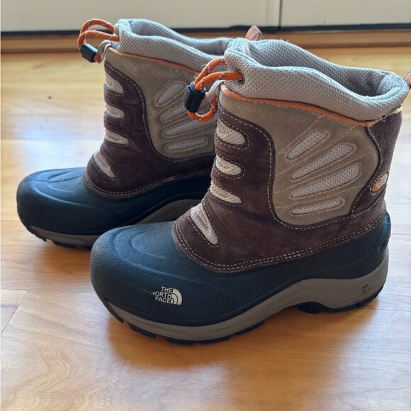 The North Face Other - The North Face Garcons Snowboots - Kids Size 4.
